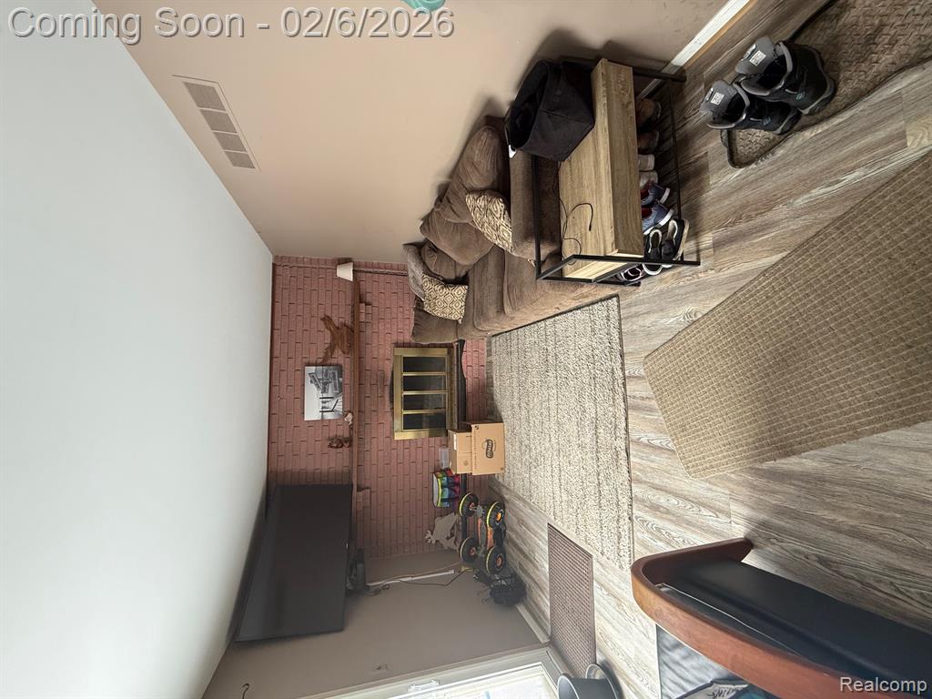 7731 Pleasant Manor Drive, Waterford, MI 48327 — Photo 10