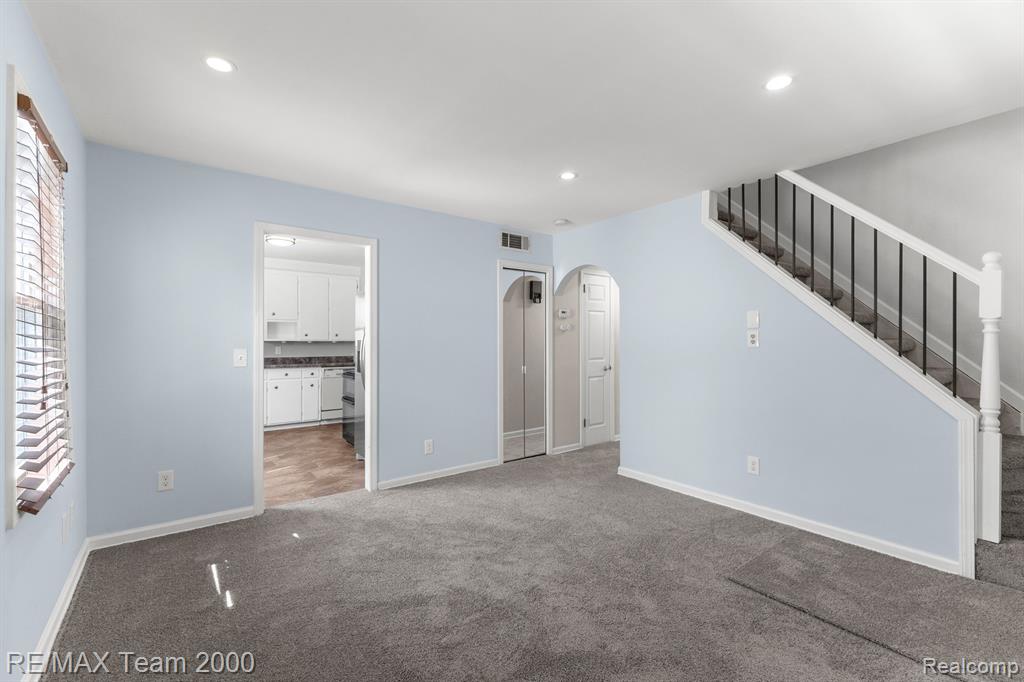 4540 FLEMING Street, Dearborn Heights, MI 48125 — Photo 5