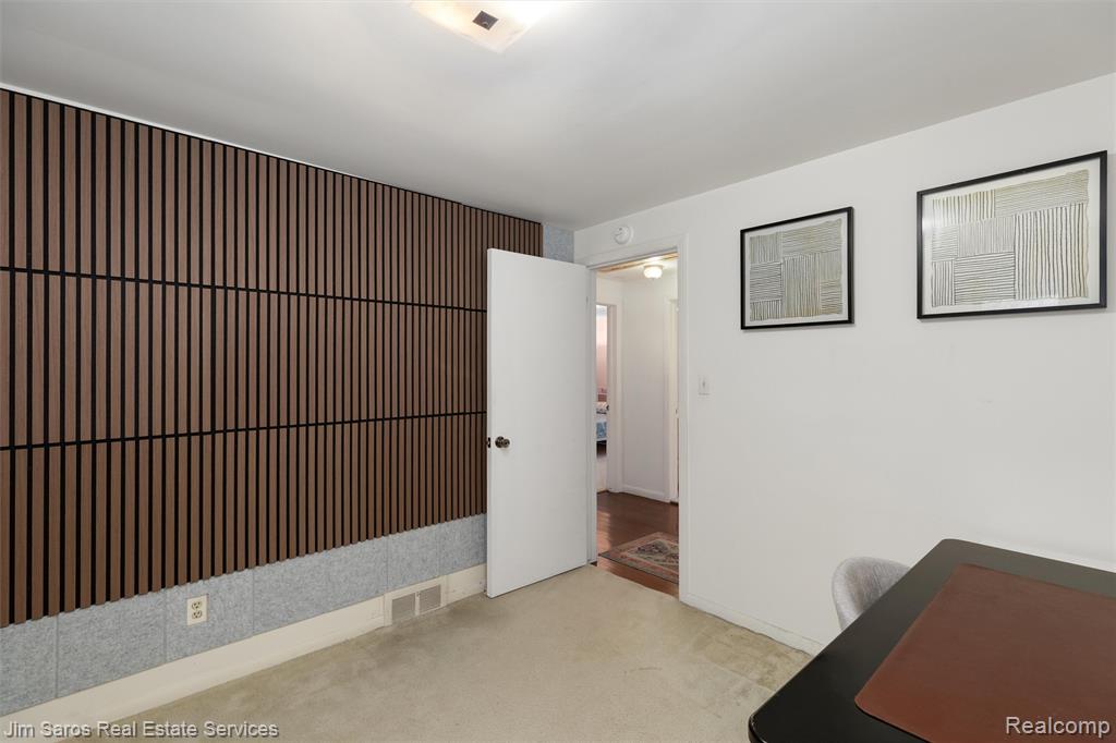 20114 Fairway Drive, Grosse Pointe Woods, MI 48236 — Photo 19
