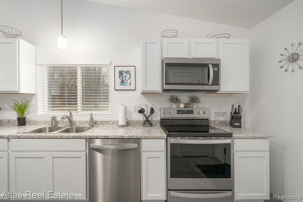 4081 Hidden View Drive, Flint, MI 48506 — Photo 27