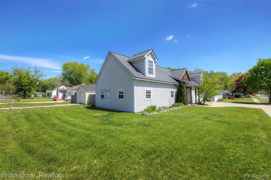 4458 Seeden Street, Waterford, MI 48329 — Photo 4