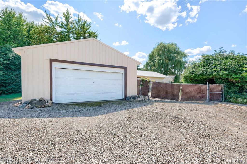 9050 E Bristol Road, Davison, MI 48423 — Photo 7