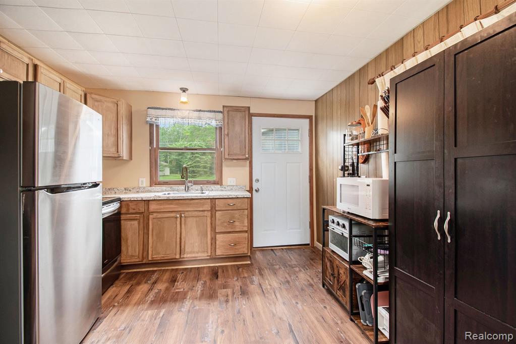 6954 LAKEVIEW Drive, Hubbard Lake, MI 49747 — Photo 6