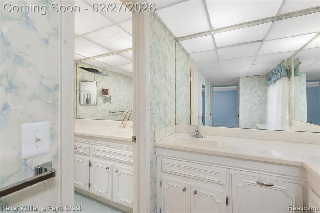 4732 Barcroft Way, Sterling Heights, MI 48310 — Photo 37
