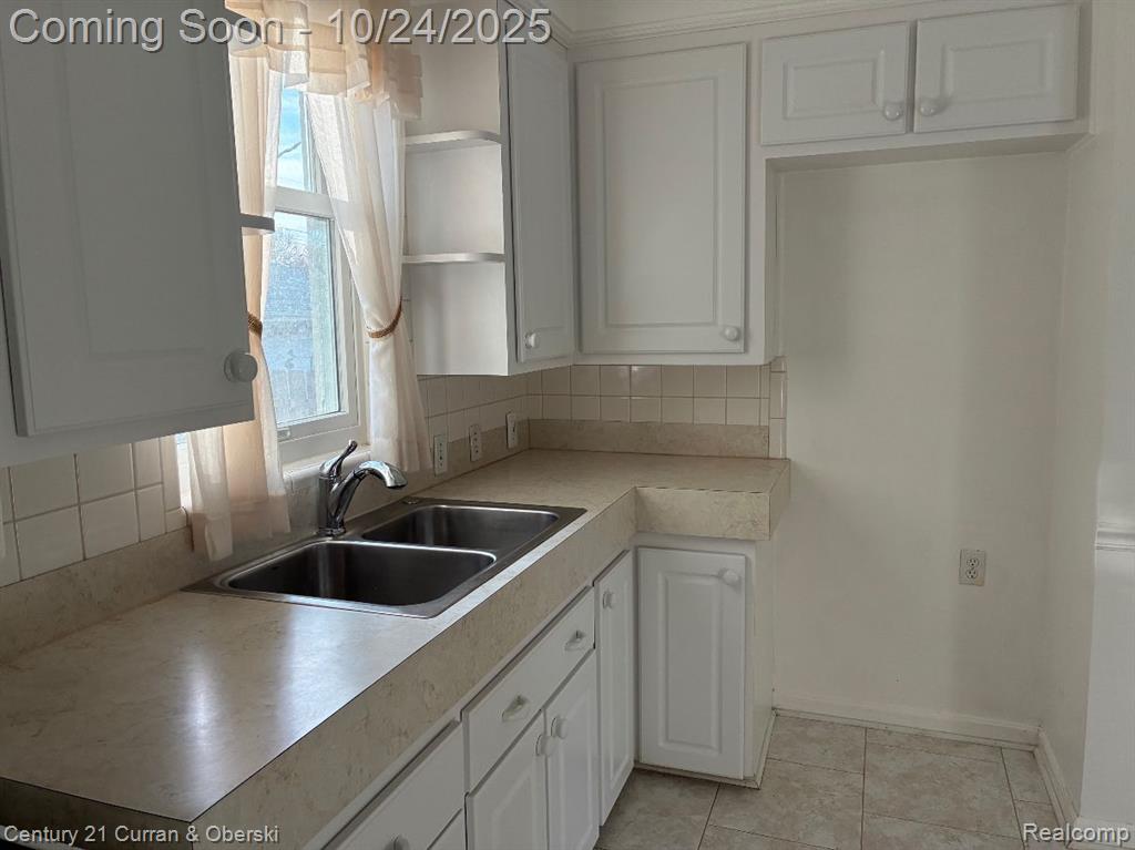 742 N York Street, Dearborn, MI 48128 — Photo 8