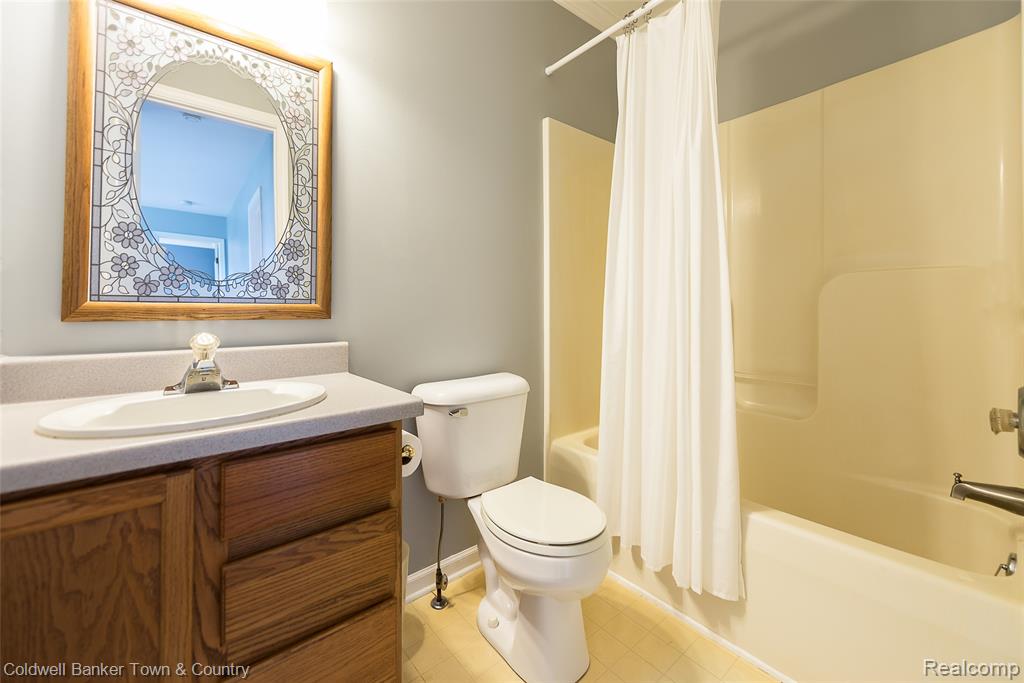 9344 Huron Park Drive, Brighton, MI 48116 — Photo 26