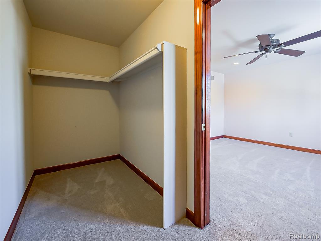 7364 Essex Drive, West Bloomfield, MI — Photo 46