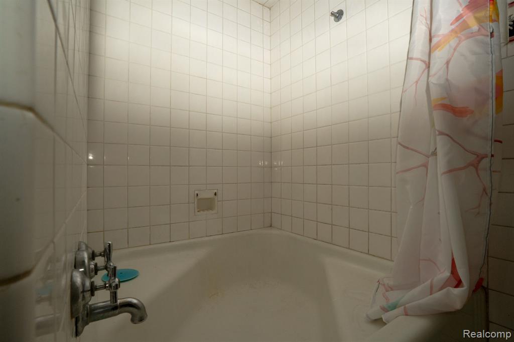 26120 Hendrie Boulevard, Huntington Woods, MI — Photo 31