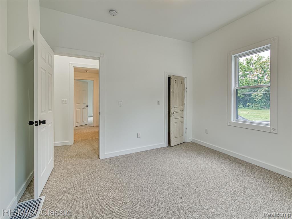 9509 Main Street, Whitmore Lake, MI 48189 — Photo 33