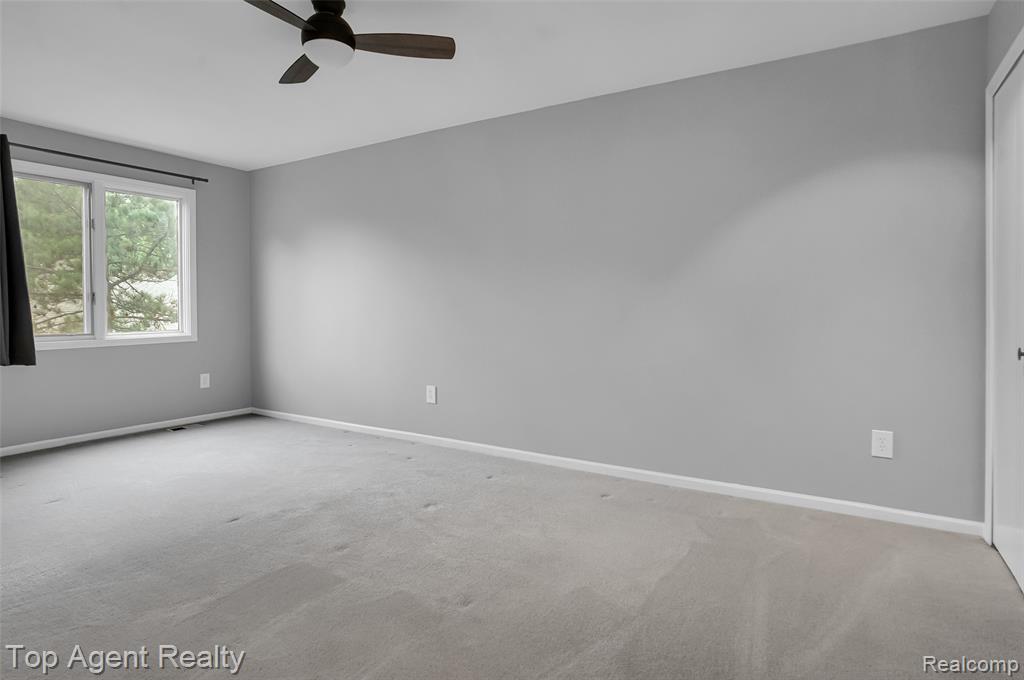 43088 W Kirkwood Drive, Clinton Twp, MI 48038 — Photo 30