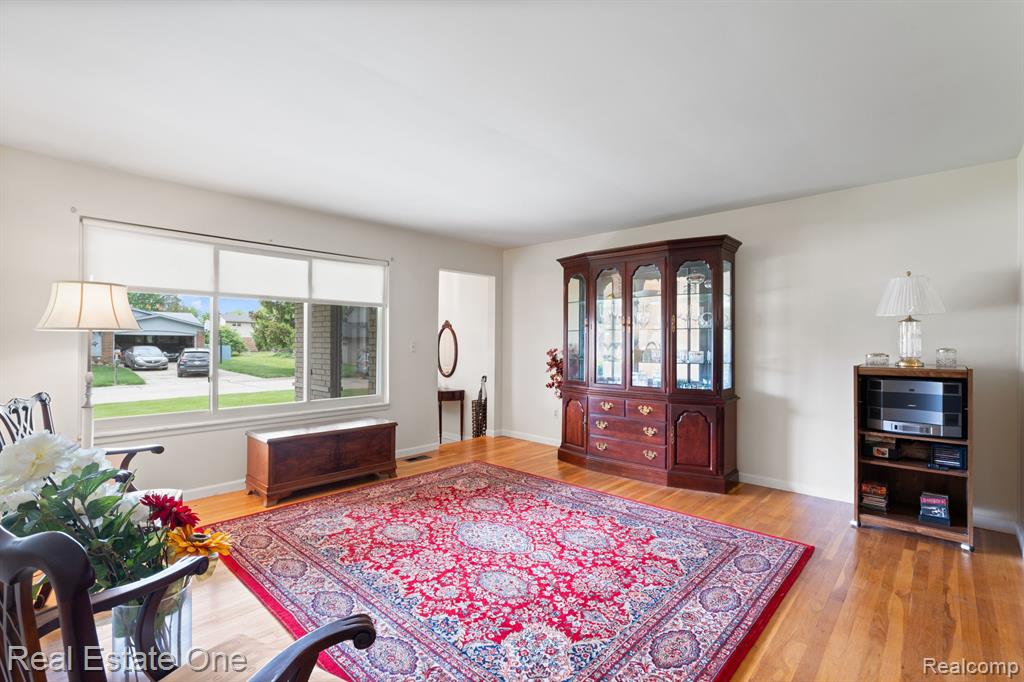 39664 Cadborough Drive, Clinton Twp, MI 48038 — Photo 12
