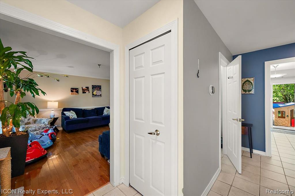 44831 Huntington Drive, Novi, MI — Photo 3
