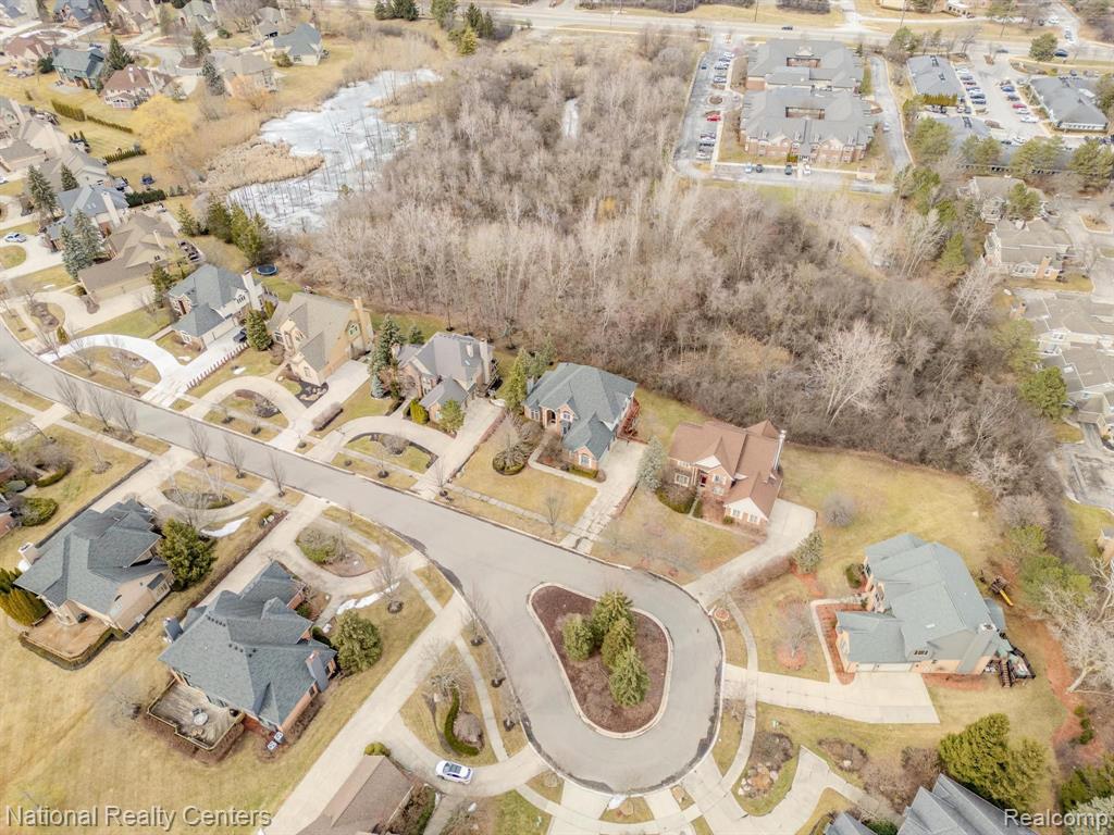 4392 STONEVIEW Drive, West Bloomfield, MI — Photo 84