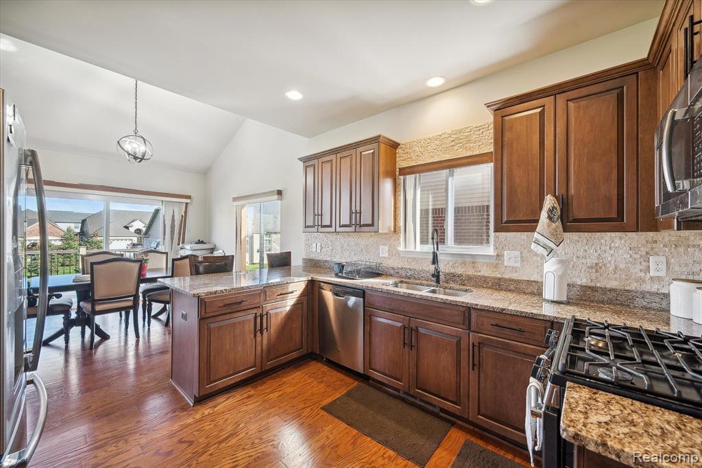 5121 HAWKSEYE Trace, Warren, MI 48092 — Photo 18