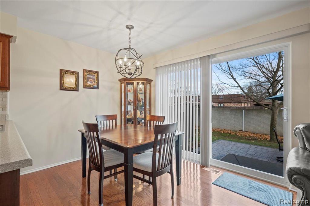 1818 SHIRE, Royal Oak, MI 48073 — Photo 15