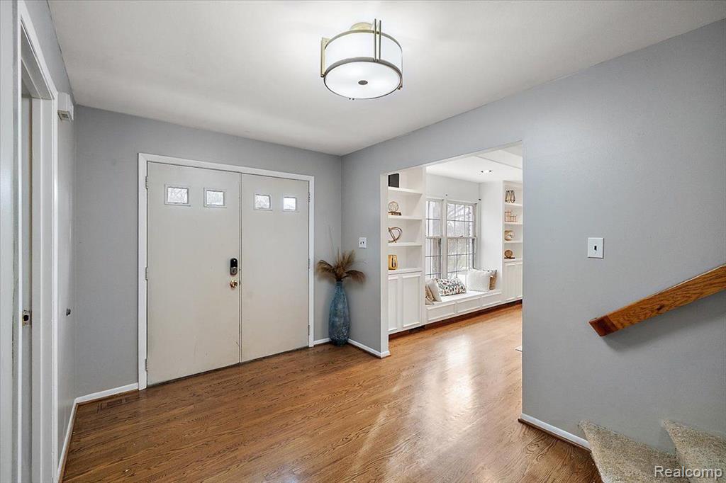 4592 FAIRWAY Ridge, West Bloomfield, MI 48323 — Photo 7
