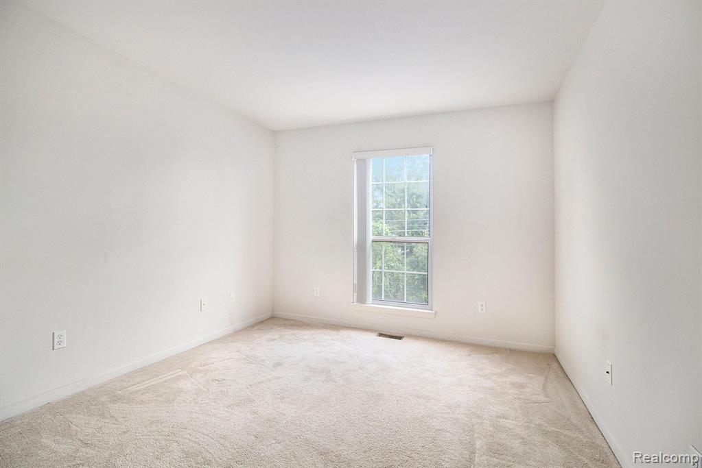 29500 NOTTINGHAM Court, 55, Livonia, MI 48152 — Photo 16