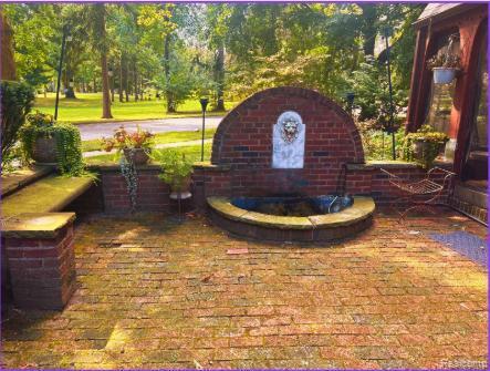 1735 LINCOLNSHIRE Drive, Detroit, MI, 48203