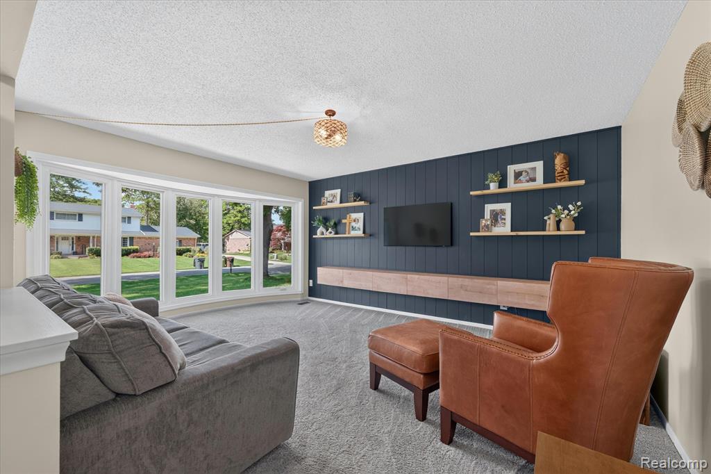 6646 Yarborough Drive, Utica, MI 48316 — Photo 9