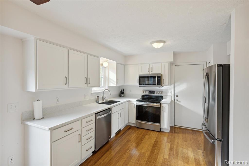 826 CRICKET Crossing, Pinckney, MI 48169 — Photo 10