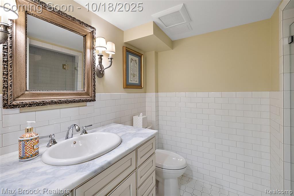 521 Kingsley Trail, Bloomfield Hills, MI 48304 — Photo 37