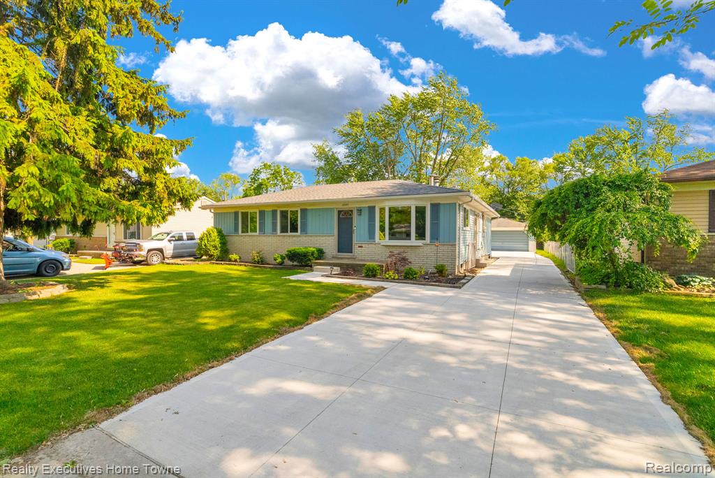 8540 Russell Street, Shelby Twp, MI 48317 — Photo 4