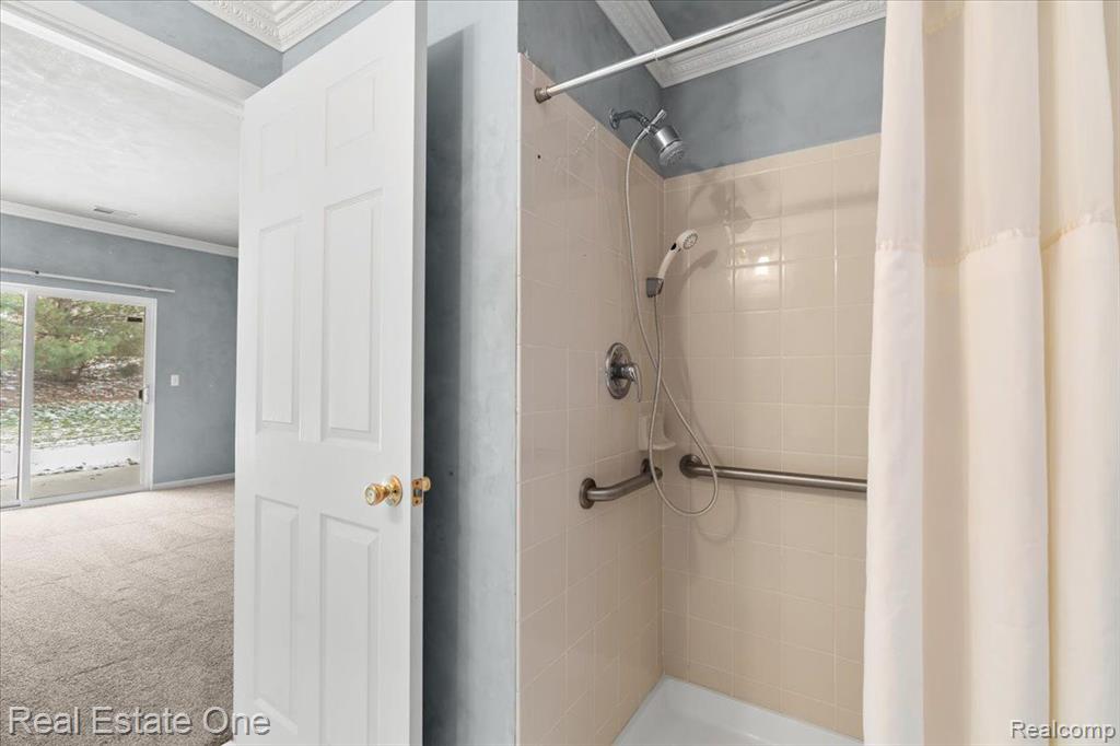 1818 Flagstone Circle, 34, Rochester, MI 48307 — Photo 18