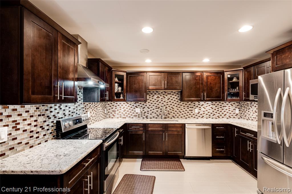 50553 Billenca Drive, Novi, MI — Photo 75