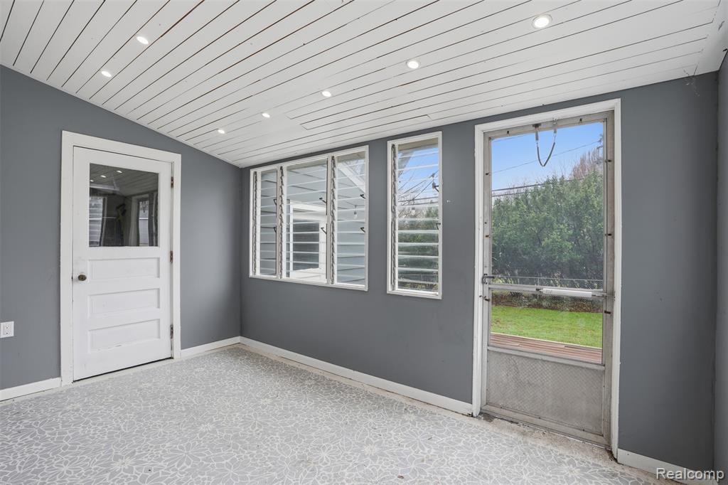 831 Loyola Drive, Ann Arbor, MI 48103 — Photo 16