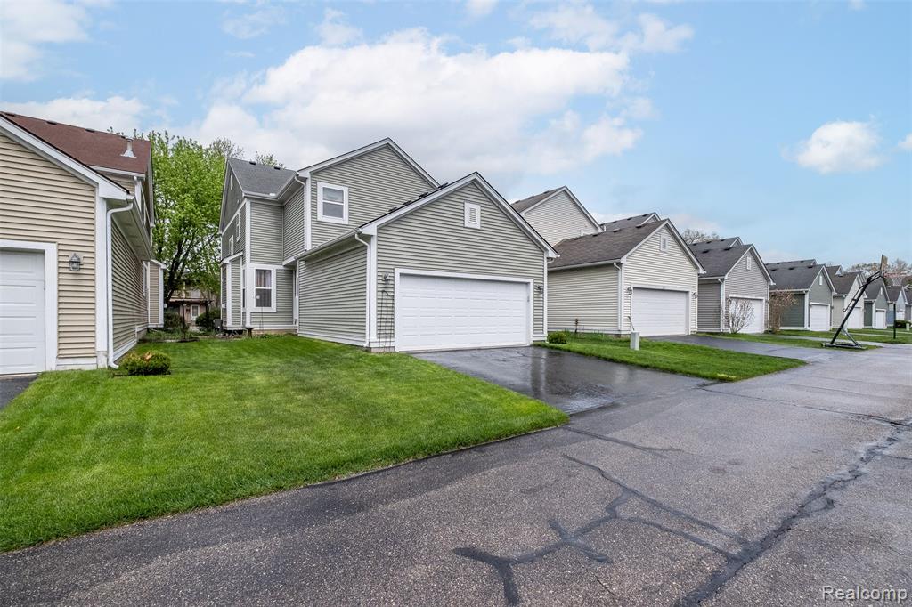 3147 Summers Road, Keego Harbor, MI 48320 — Photo 45