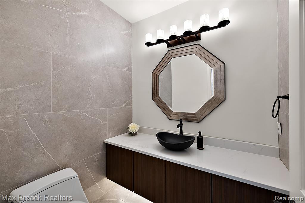 7515 Hiddenbrook Lane, Bloomfield Hills, MI 48301 — Photo 23