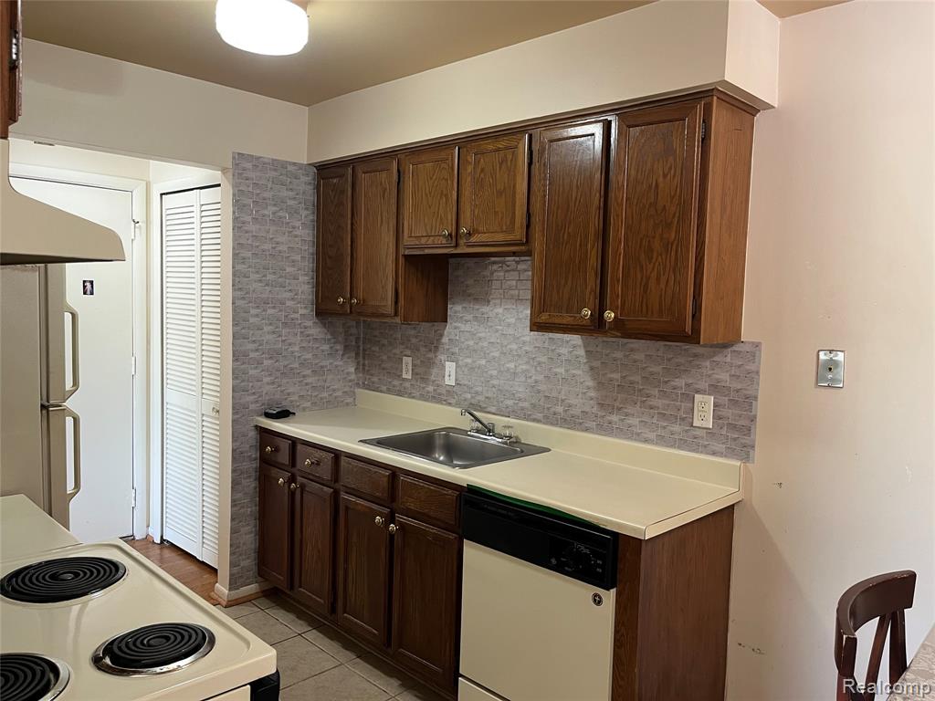 43298 Mound #206 Road, Sterling Heights, MI 48314 — Photo 6