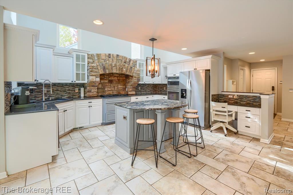 5239 Farmridge Lane, Grand Blanc, MI 48439 — Photo 16