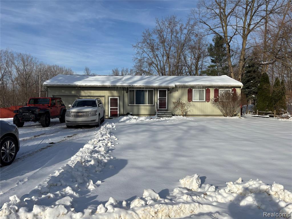 9428 Ute Pointe Drive, Clarkston, MI — Photo 2
