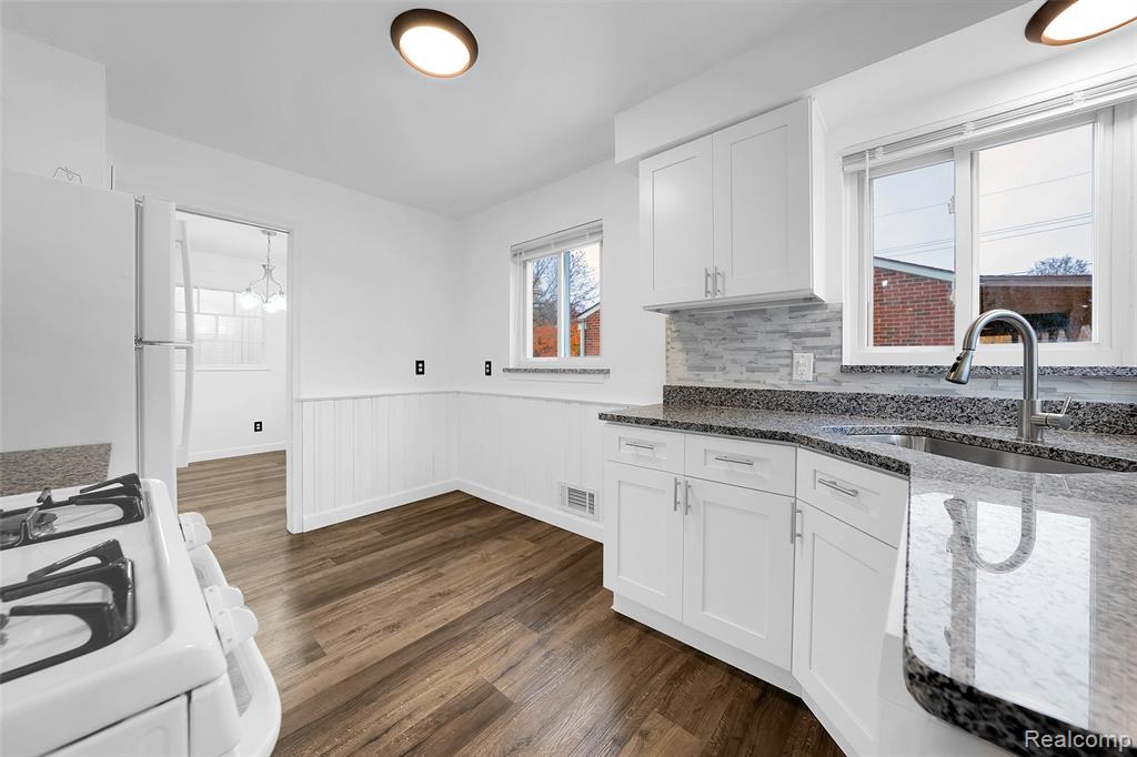 5061 Buchanan Avenue, Warren, MI 48092 — Photo 13