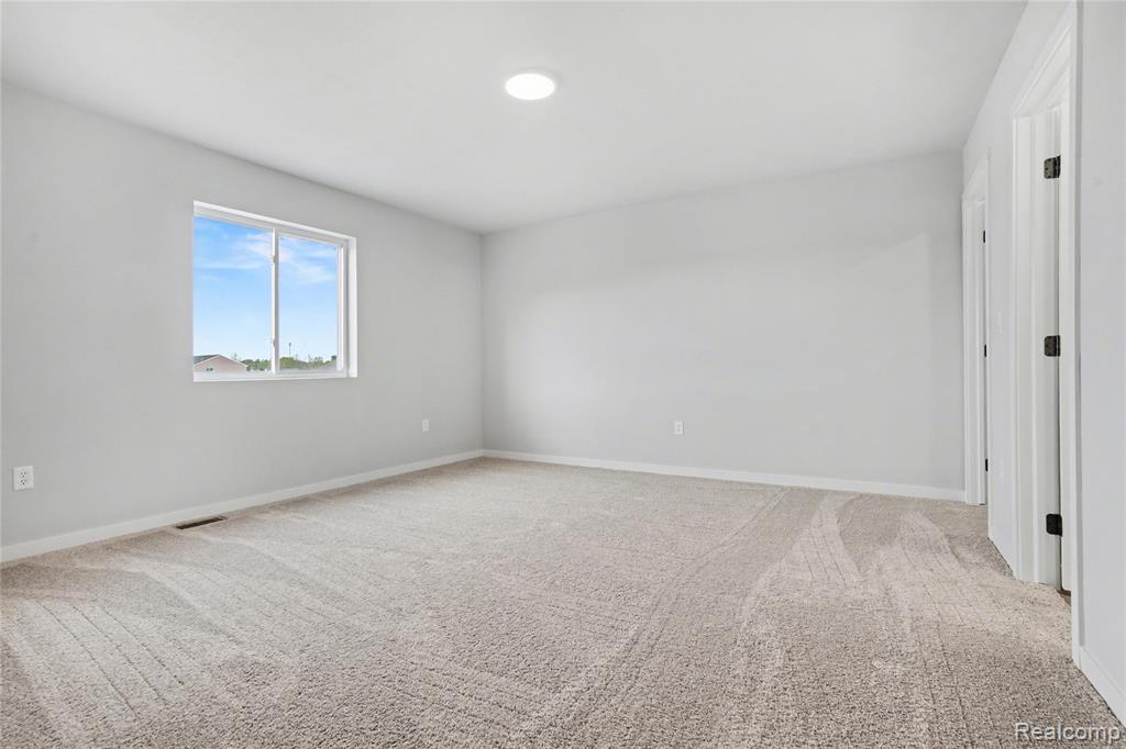 8033 Moonlight Creek Lane, Fowlerville, MI 48836 — Photo 11