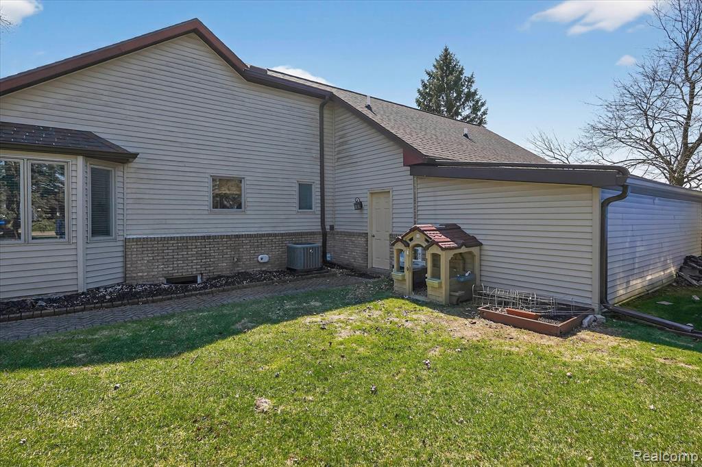 16147 Silvercrest Drive, Fenton, MI 48430 — Photo 49