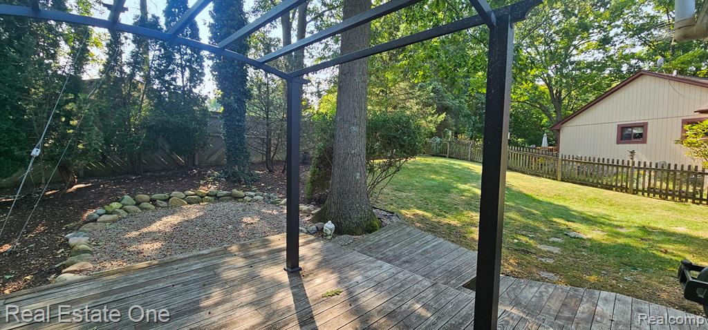 961 Abbey Lane, Milford, MI 48381 — Photo 29