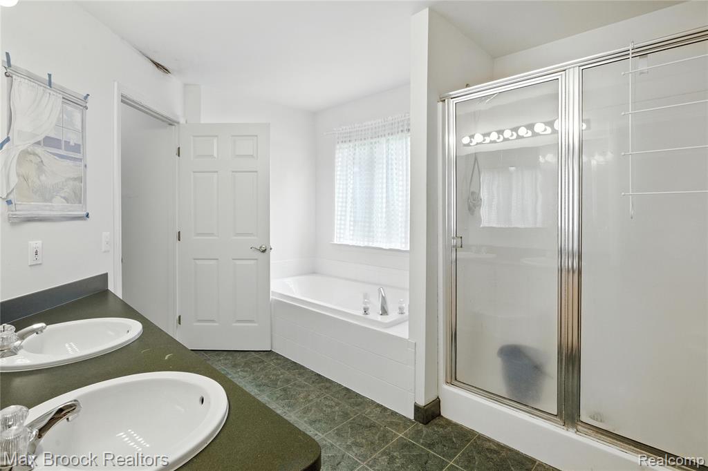46859 Hendrie Court, Canton, MI 48187 — Photo 22