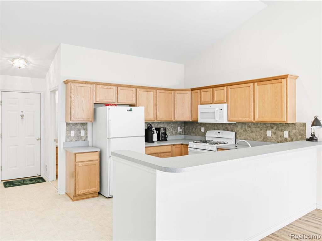 592 Snowbird Circle E, St. Clair, MI 48079 — Photo 10
