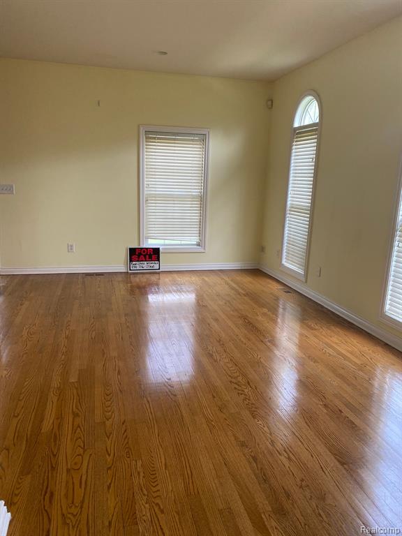 1638 E LAKEVIEW Lane, Canton, MI 48187 — Photo 5