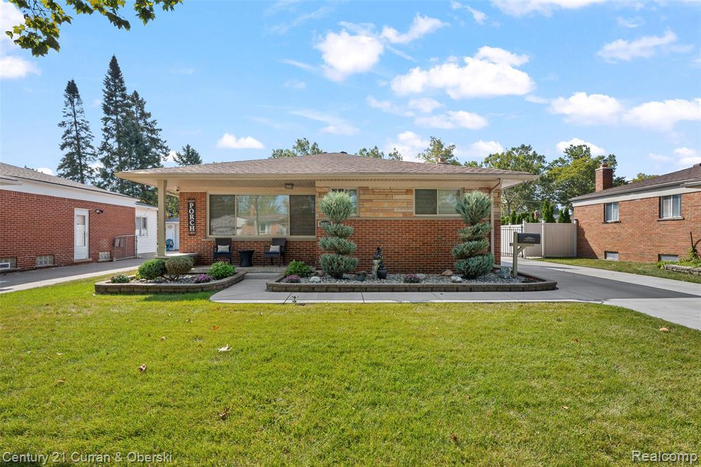 26331 Hass Street, Dearborn Heights, MI 48127