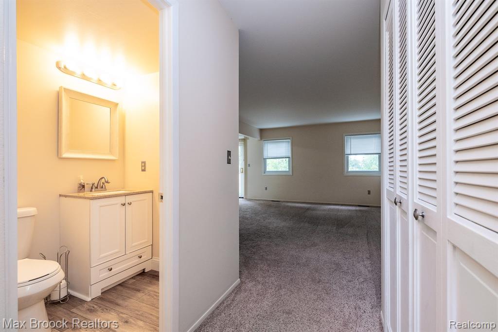 1829 BRENTWOOD Drive, Troy, MI 48098 — Photo 5