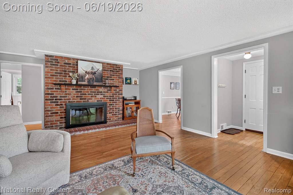 360 Woodland Drive, South Lyon, MI 48178 — Photo 13