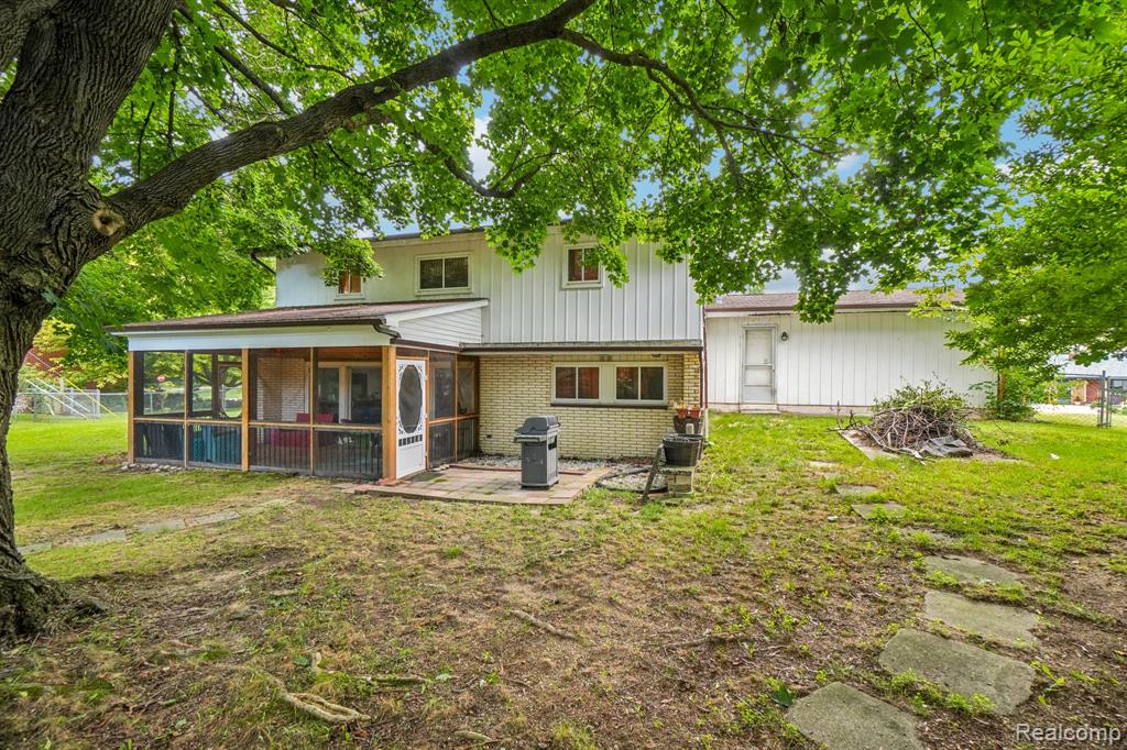 40 Endicott Drive, Howell, MI 48843 — Photo 8