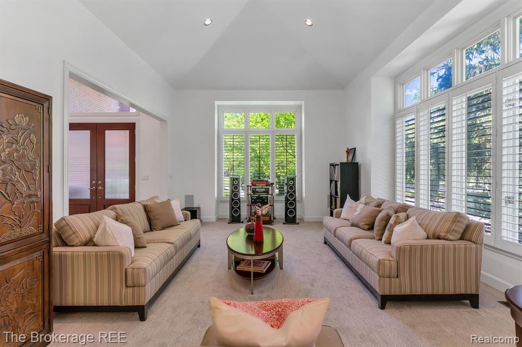 6995 HAWK WOODS Court, West Bloomfield, MI — Photo 8