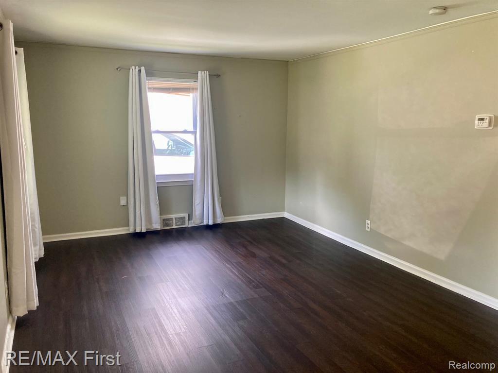 402 KENSINGTON Avenue, Ferndale, MI 48220 — Photo 2