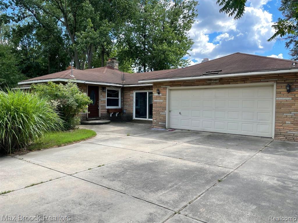 5111 ELIZABETH LAKE Road, Waterford, MI 48327 — Photo 13