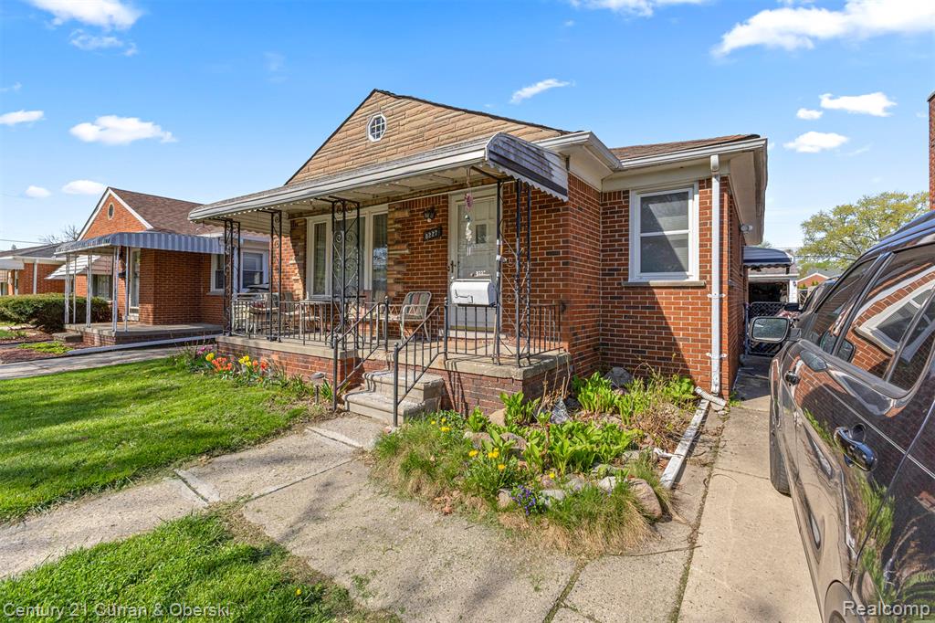 8227 Riverview Street, Dearborn Heights, MI 48127 — Photo 4