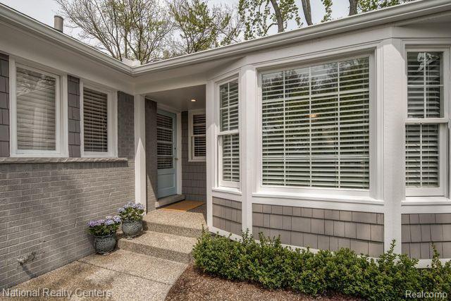 942 Donmar Court, Birmingham, MI 48009 — Photo 2